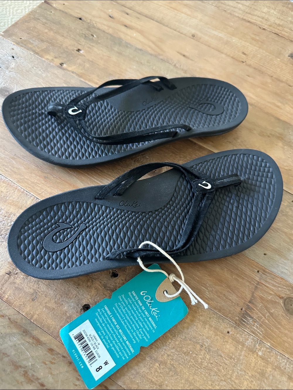 OluKai Women's Black Thong Flip Flops - Sleek Everyday Sandals